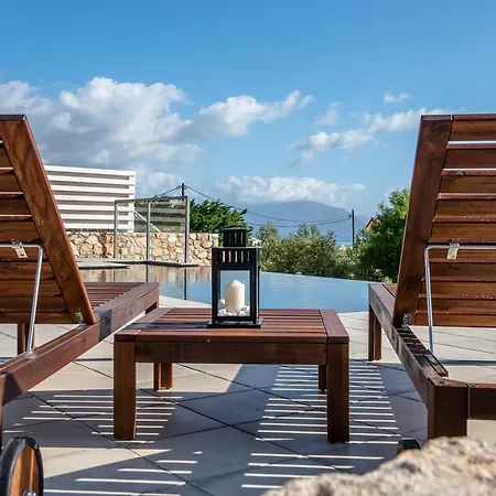 Villa White Karavomylos