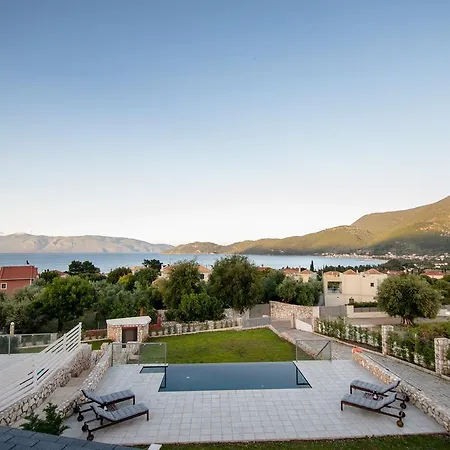 Villa White Karavomylos