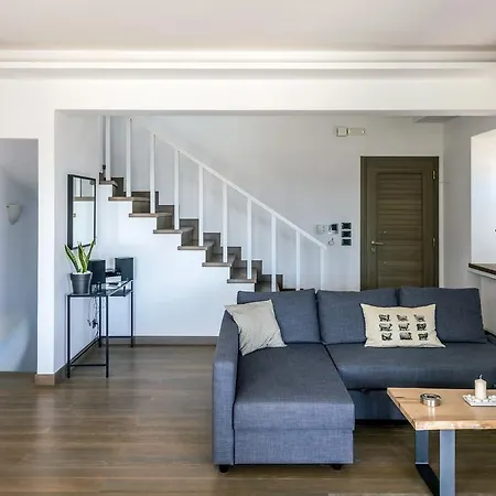 Villa White Karavomylos