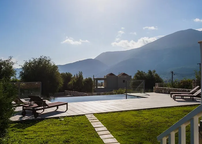 White Villa Karavomylos