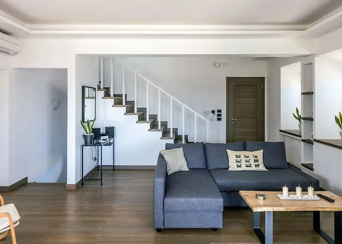 Villa White Karavomylos