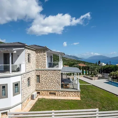 White * كارافوميلوس