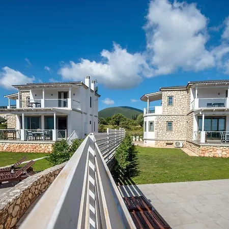 White * 凯法米洛斯