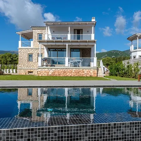 Villa White