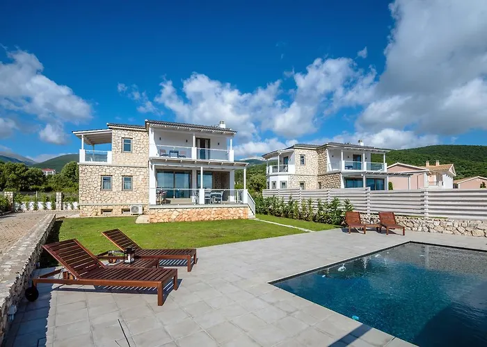 White * Καραβόμυλος