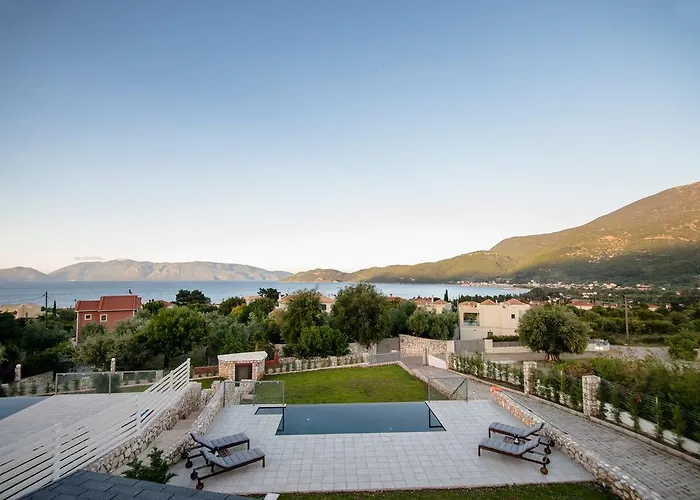 Villa White Karavomylos